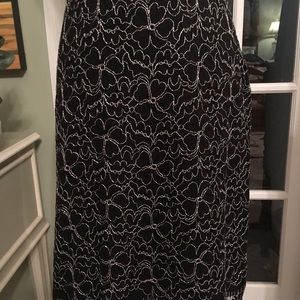 ⭐️Beautiful black/white lace skirt